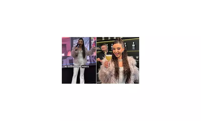 Aussie Influencer Faces Backlash After Threatening to 'Strike' Over Roasting Comments