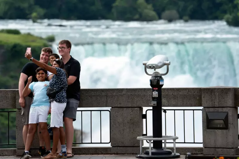 Daring Rescue at Niagara Falls: Man Survives 50ft Plunge After Boat Capsizes