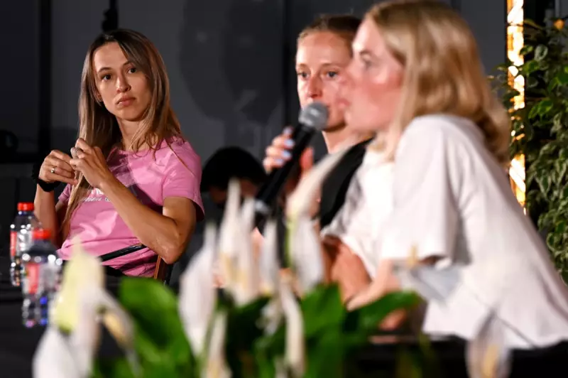 Demi Vollering Triumphs in Thrilling Tour de France Femmes Finale, Outpacing Niewiadoma