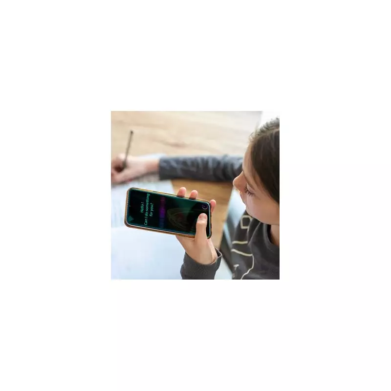 Is This the Real Voice of Siri? Internet Sleuths Think They've Cracked Apple's Mystery