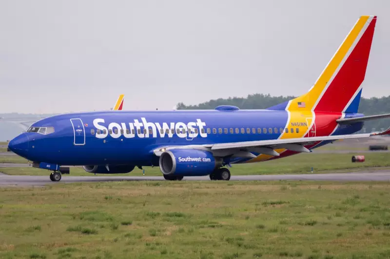 Near Miss at Burbank Airport: Southwest Jet Avoids Collision in Close Call