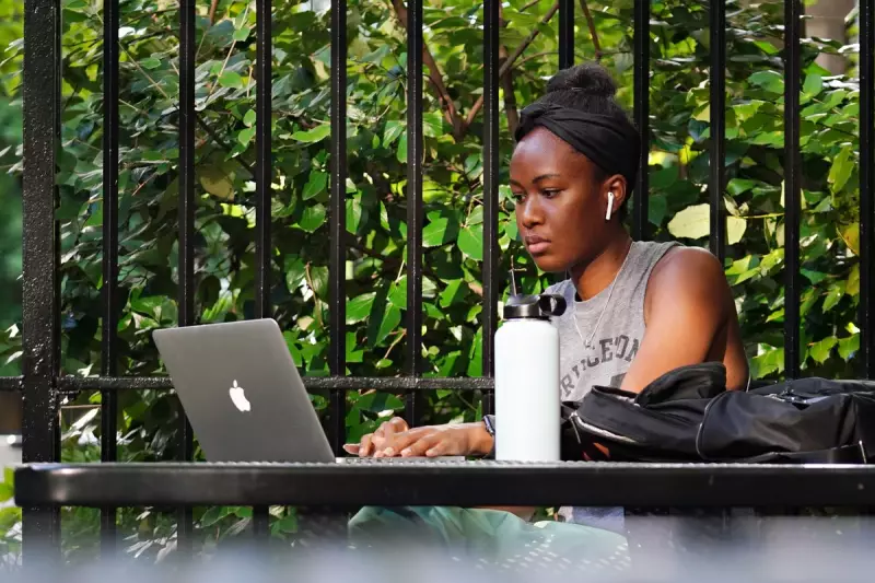 Shocking Poll Reveals: 1 in 5 Americans Believe Online News Is Entirely Fake