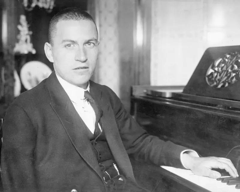 The One-Handed Virtuoso: Cyril Smith’s Remarkable Postwar Piano Legacy