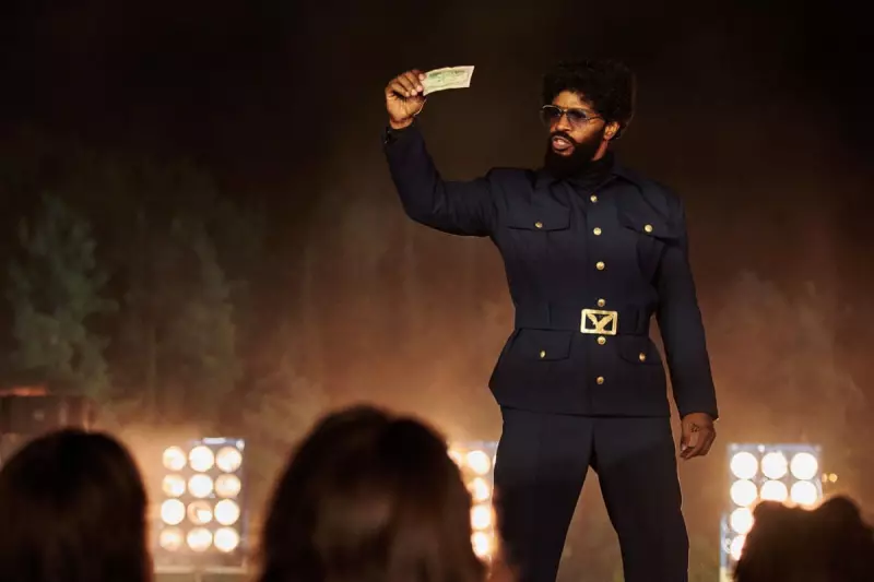 Tin Soldier Review: Jamie Foxx and Robert De Niro Shine in Gritty Action Thriller