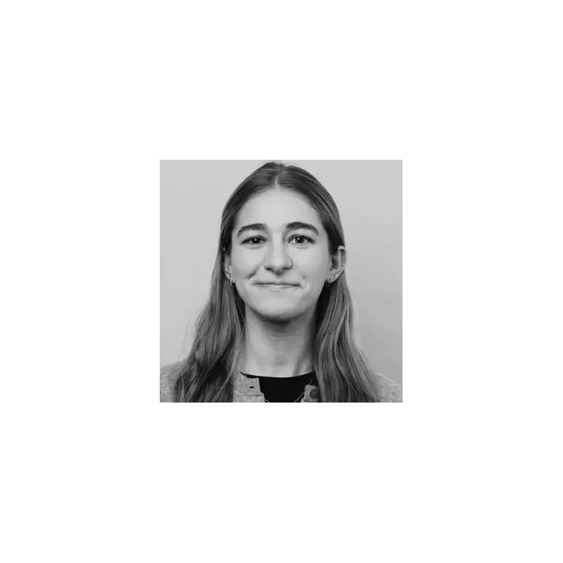 Tragic Shooting in Manhattan: Innocent Bystander Killed in Broad Daylight