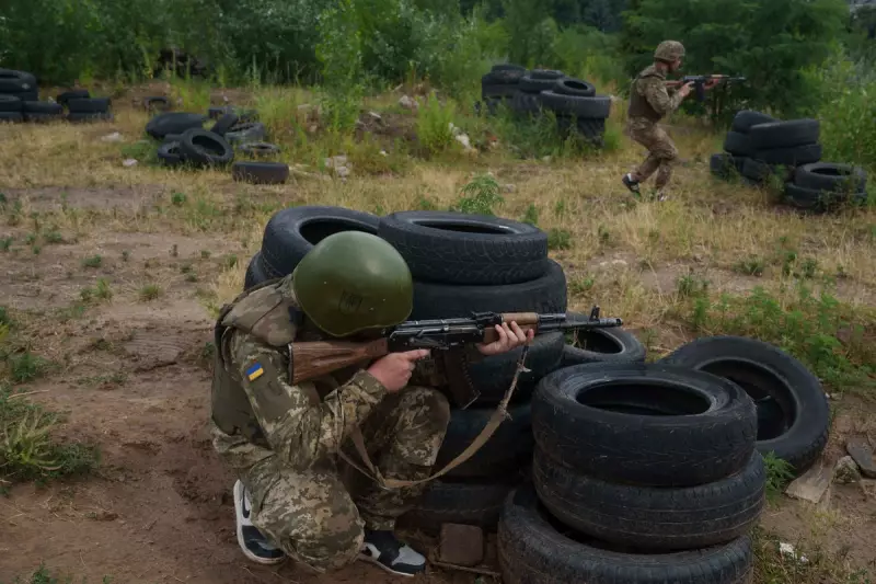 Trump Allegedly Urged Pentagon to Cut Ukraine Aid, Claims Fox News Host Pete Hegseth