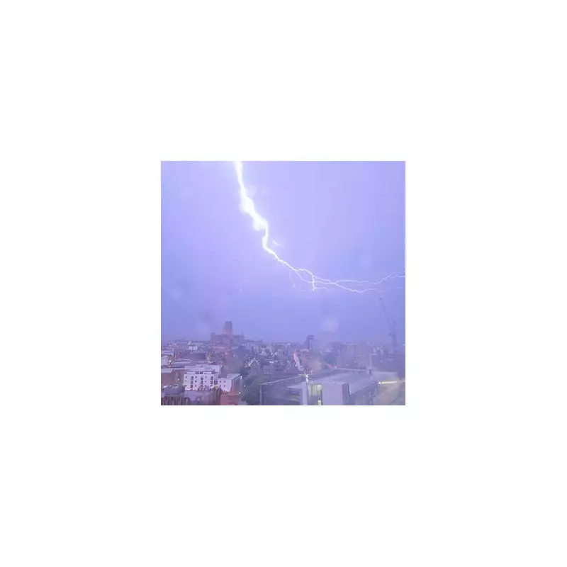 UK Thunderstorm Alert: 14-Hour Deluge to Hit Britain - Full Forecast Maps Inside