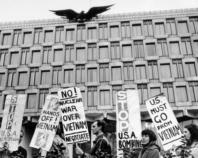 Wealthy Activists Occupy US Embassy Luxury Hotel in London: A Bold Protest Against Inequality
