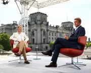 AfD Leader Alice Weidel Confronted by Protesters in Fiery Interview – Tensions Rise in Germany