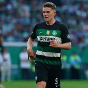 Arsenal and Man Utd Battle for Viktor Gyokeres as Sporting Star Shines