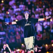 Billie Eilish Goes Green: Singer Enforces Plant-Based Menu on Latest Tour