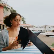 Brits Only Know One Foreign Phrase – And It's Not What You'd Expect!