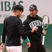 Carlos Alcaraz's Coach Drops Bombshell Claim About Jannik Sinner Ahead of Wimbledon Clash
