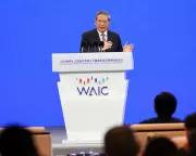 China Urges Global AI Collaboration as US Takes Hands-Off Approach