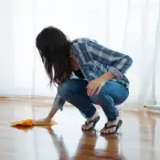 Cleaning Experts Reveal Genius Hack to Revive Dull Wooden Floors Without Expensive Products