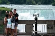 Daring Rescue at Niagara Falls: Man Survives 50ft Plunge After Boat Capsizes