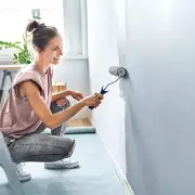 DIY Queen Transforms Drab Kitchen into Stunning Space for Just £1,000 – See the Jaw-Dropping Before & After!