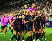 England Women Edge Italy 2-1 in Thrilling Euro 2025 Semi-Final: Player Ratings Revealed