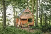 Escape to Serenity: Discover the Off-Grid Cabin in Herefordshire Perfect for a Digital Detox