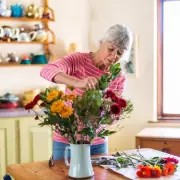Genius Flower Cutting Trick to Keep Your Blooms Fresh for Weeks