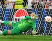 Hannah Hampton: England's Penalty Hero Overcomes Eye Condition with Grit and Strategy