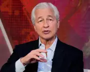 Jamie Dimon Defends Jerome Powell Amid Trump's Criticism: What It Means for Banking