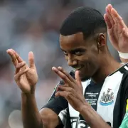 Liverpool Eye Alexander Isak as Potential Salah Replacement – Transfer Update