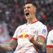 Man Utd's Transfer Dilemma: Sesko or Kolo Muani? Red Devils Weigh Striker Options