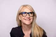 Mel Robbins: How the Self-Help Superstar Overcame Critics and Built an Empire