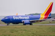 Near Miss at Burbank Airport: Southwest Jet Avoids Collision in Close Call