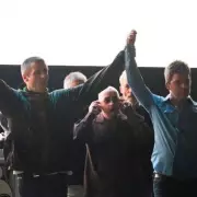 Oasis Fans Rally to Make 'Don't Look Back in Anger' the Official Song of England