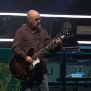 Oasis Guitarist's Hilarious Tweet Leaves Fans in Stitches – See the Priceless Reaction!