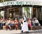 Paris Waitress Warns Tourists of Hidden Charges: 'Tourist Tax' Scam on the Rise