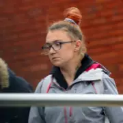 Shocking Moment Woman Cornered by Passenger at Bus Station in Terrifying Encounter