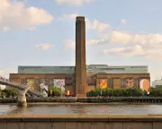 Tate Director Points Finger at Brexit and COVID for Plummeting Visitor Numbers