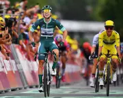 Tour de France Femmes: Lorena Wiebes Outpaces Marianne Vos in Thrilling Stage Four Sprint