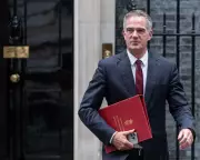 UK Minister Apologises for Failing to Protect Children from Toxic Online Content