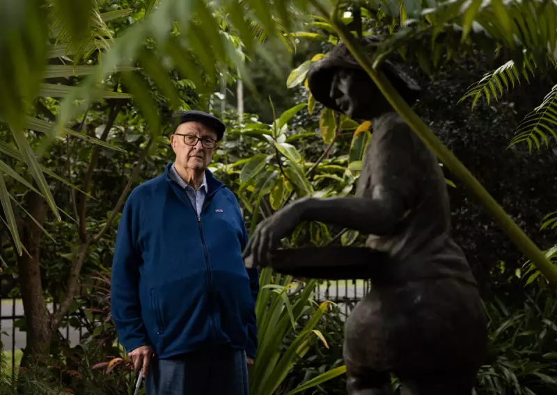 Acclaimed Australian Painter William Robinson Dies Aged 89 | Guardian Tribute