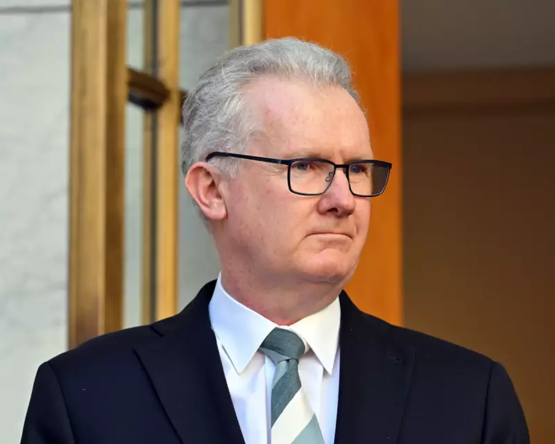 Australia Inks £400m Deal to Deport Foreign-Born Ex-Detainees to Nauru | The Guardian