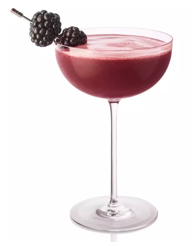 Blackberry & Tequila Tommy: The Ultimate Summer Cocktail Recipe