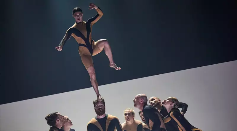 Circa: Wolf Review – A Mesmerising Blend of Circus and Theatre at Edinburgh Fringe