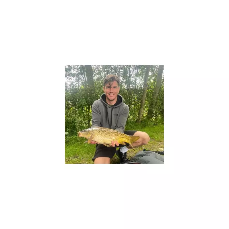 Dad's Horror Fall: Two Punctured Lungs After 20ft Plunge Onto Metal Fence