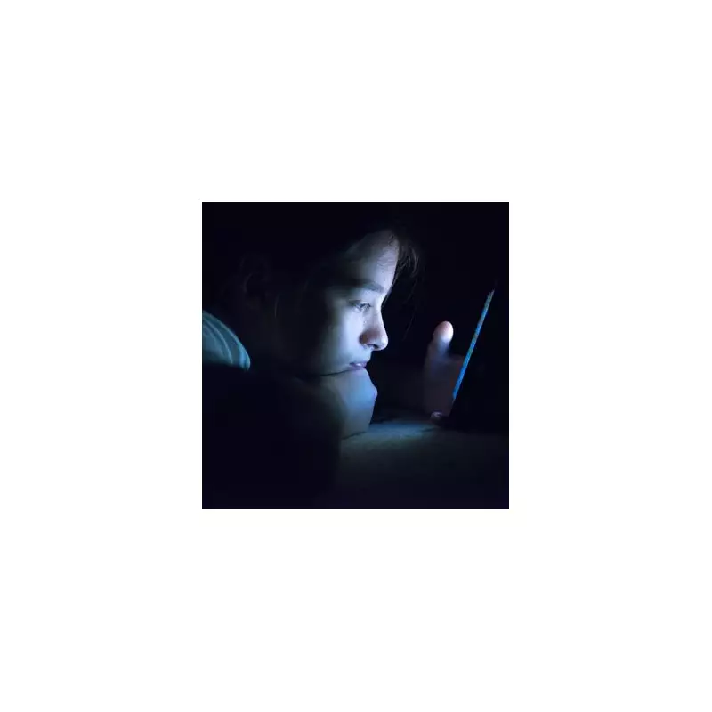 Doomscrolling Together: 1 in 10 Couples Admit to Ignoring Each Other for Phones