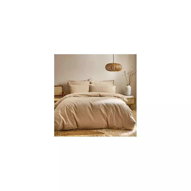 Dunelm's Soft & Smooth No Iron Bedding Set Slashed to Just £10 in Summer Sale