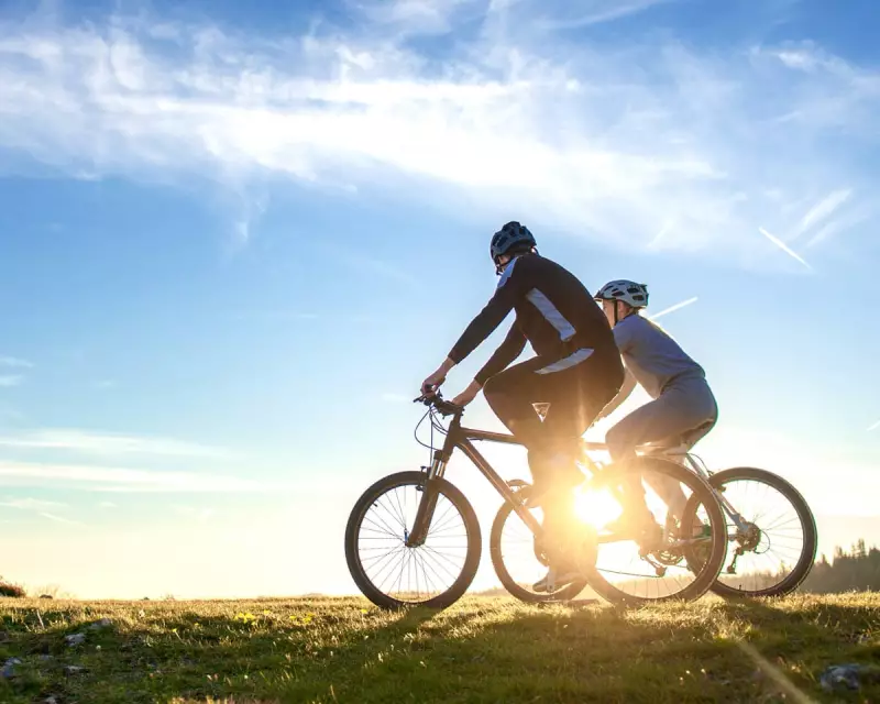 Essential Summer Cycling Gear: Stay Cool, Safe, and Stylish on Your Rides