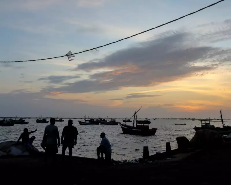 Exploring the Beauty of Autumn: Vidyan Ravinthiran's Poetic Masterpiece