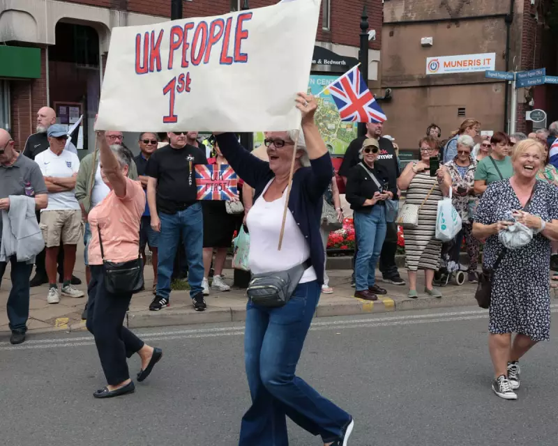 Far-Right Protesters Clash with Police in Nuneaton: Chaos Erupts Outside Town Hall