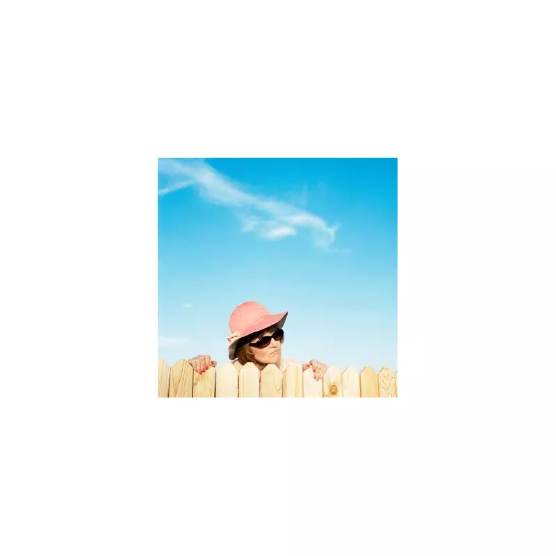 Garden Fence Law UK: Who Owns Which Side? The Ultimate Homeowner's Guide