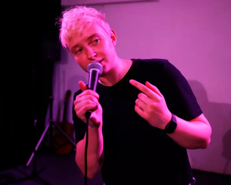 Hannah Maxwell's 'Baby Reindeer in a Bag' Delivers Raw Emotion at Edinburgh Fringe