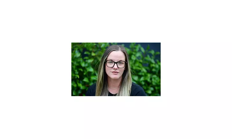 Heartbreaking Scam: Fraudsters Drain Mother's Bank Account While She Was on the Phone with Them